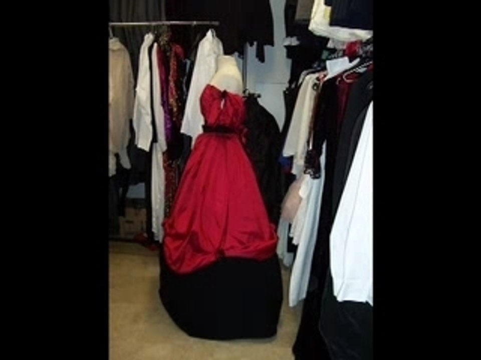 CesariCandiceCostumes2006