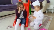 Sihirli Kaydıraktan Düşen Çocuğa Doktor Kocaman İğne Yaptı ve Şeker Verdi - Funny Kids Videos