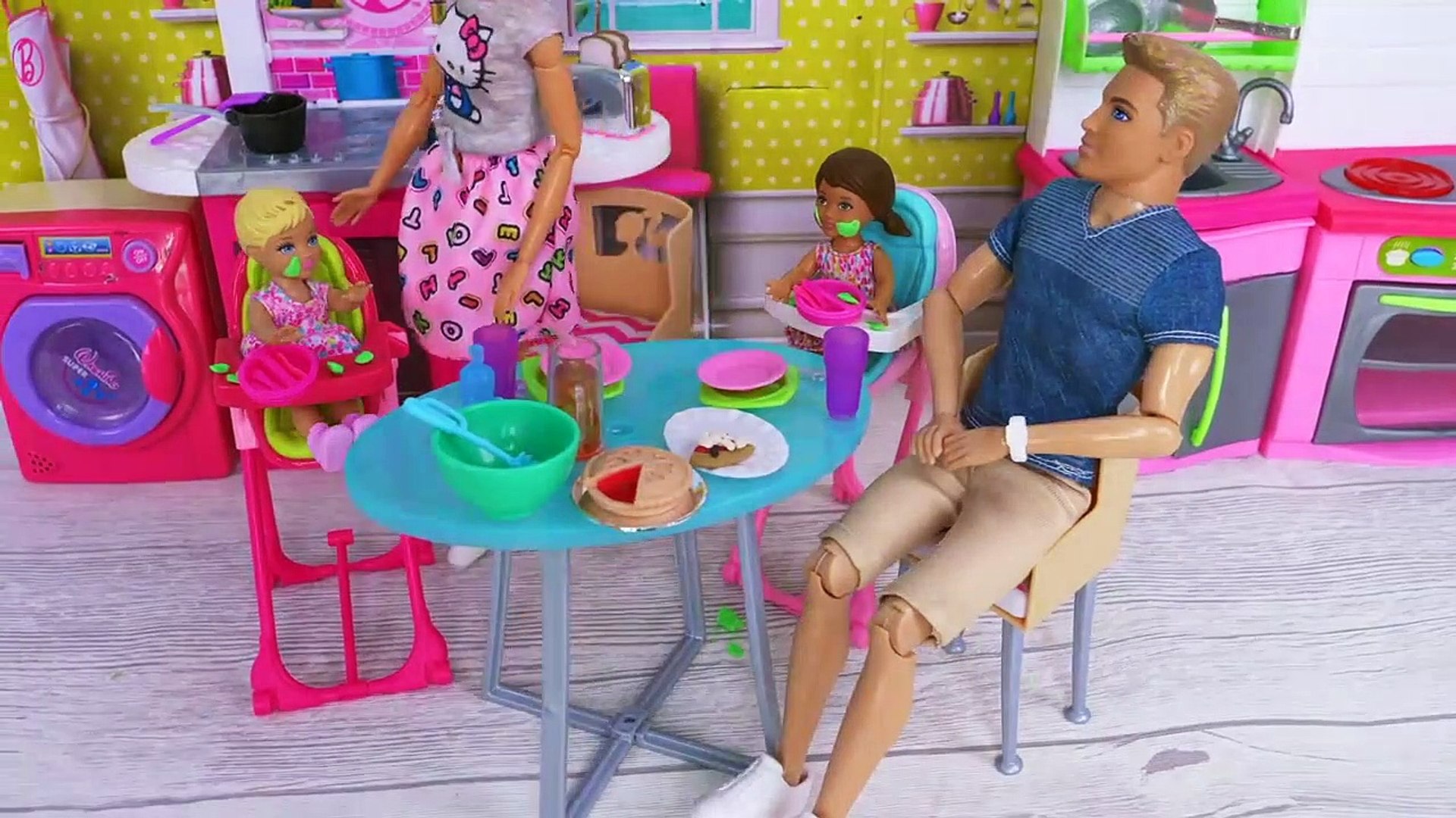 Barbie Girl Ken Bedtime Routine with Baby Dolls House Toys! - Vidéo  Dailymotion