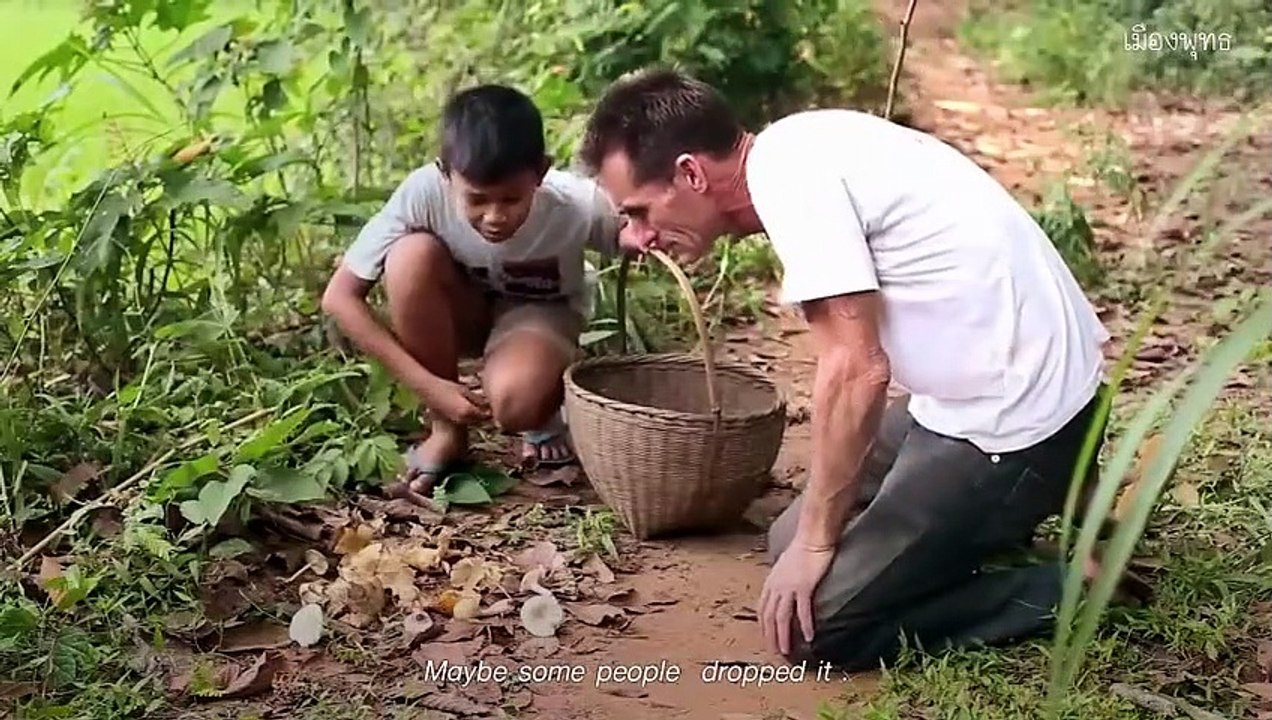 เมื่อลูกเขยฝรั่งไปเก็บเห็ด(เบื่อ) สภาพทั้งครอบครัวเลยต้องเป็นแบบนี้