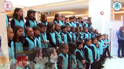 Çocuk korosundan Anneler Günü şarkısı