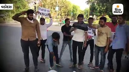 એમ.એસ.યુનિવર્સિટીમાં ઉત્તરવહી કૌભાંડમાં NSUIના નામ બહાર આવતાં એબીવીપીએ પૂતળાં દહન કર્યુ