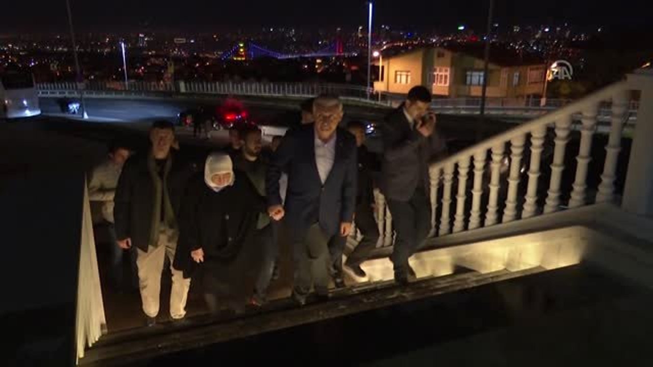 Binali Yıldırım'a Sabah Namazı Çıkışı Yoğun İlgi (2)