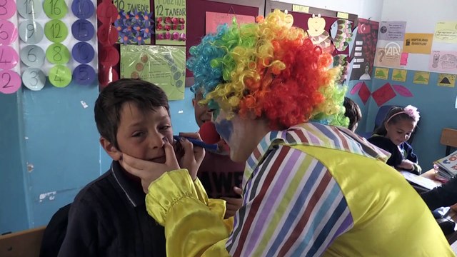 Köy köy gezip 'iyilik dağıtıyorlar' - MUŞ