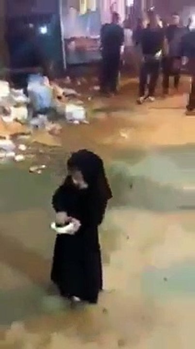 A_cute_little_girl_distributing_dates_to_passers_by._MashaAllah,  Tu Kuja man Kuja - Whatsapp status - Naat status - Ramadan Kareem 2018, ramadan mubarak, ramadan quotes, ramzan mubarak, ramadan wishes, ramzan status, ramadan kareem quotes, ramzan mubarak