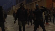 Medio centenar de migrantes saltan la valla de Melilla