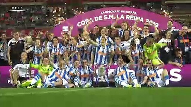 La celebración en el césped y el vestuario de la Real Sociedad, tras ganar la Copa de la Reina
