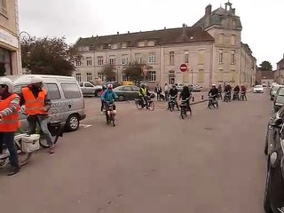 Saint-Jean-de-Losne : le départ de la balade à Solex en vidéo
