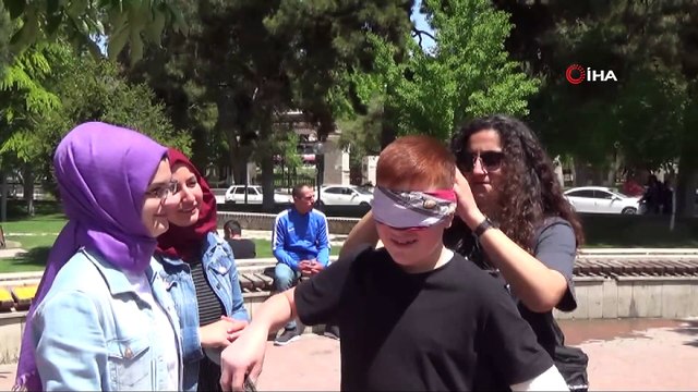 Engellileri anlamak için empati kurdular