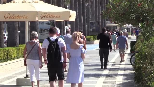 Antalya ve Muğla'da Sahiller Yabancı Turistlere Kaldı