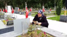 Soma Madenci Şehitliği'nde Anneler Günü - MANİSA