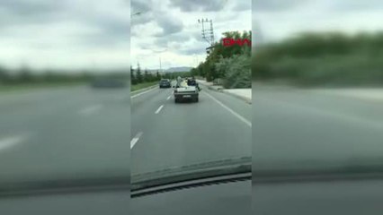 Malatya Otomobil Bagajının Üzerinde Çocukların Tehlikeli Yolculuğu
