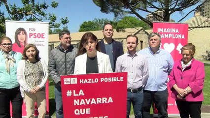 Maite Esporrín (PSN), en un acto electoral en la Ciudadela de Pamplona