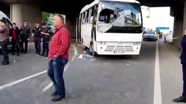 Midibüs ile hafif ticari araç çarpıştı: 1 ölü, 15 yaralı (2) - KOCAELİ