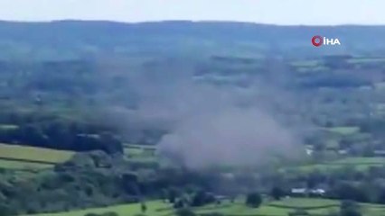 - Galler'de Uçak Otoyola Düştü