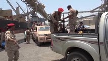 الحوثيون ينسحبون من موانئ الحديدة والحكومة تعتبره مسرحية مضللة