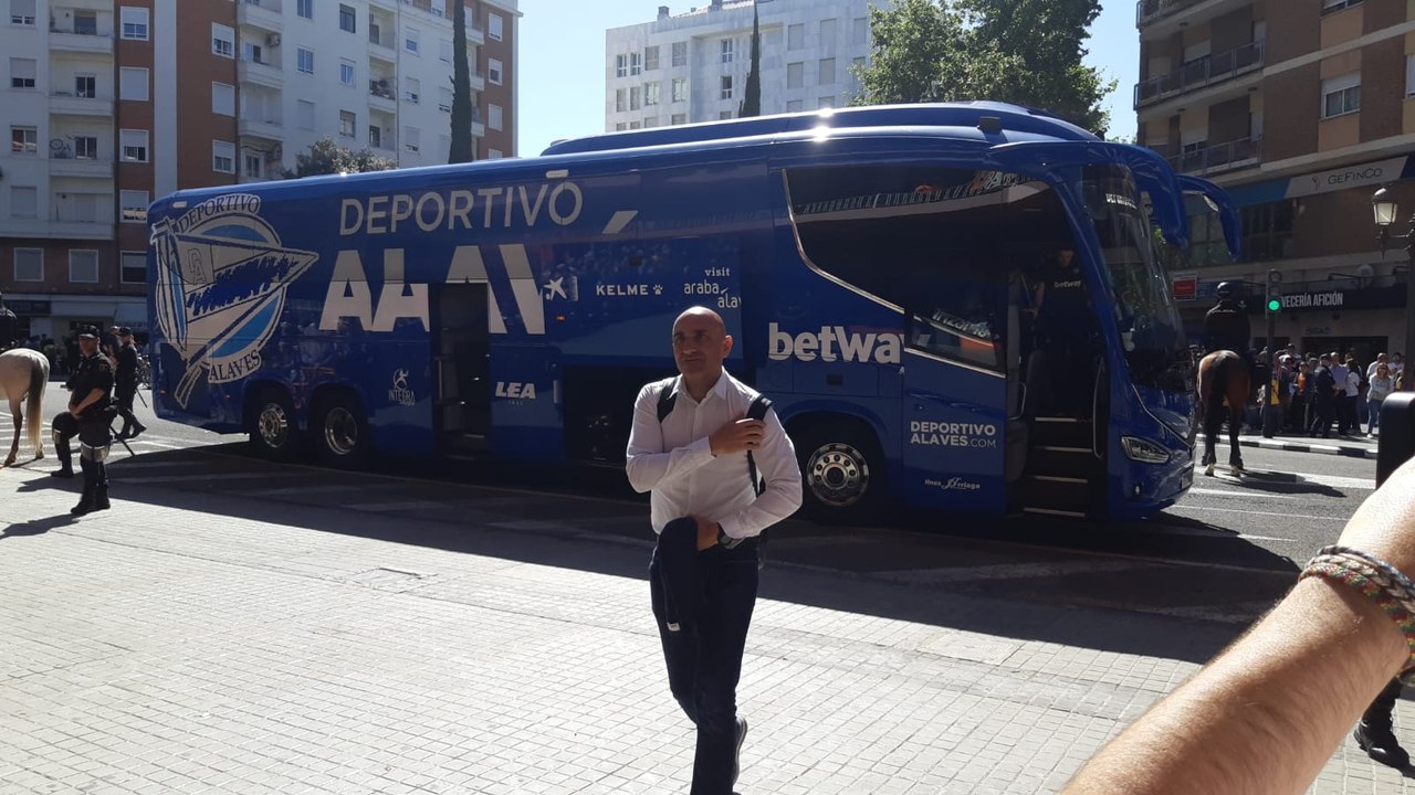 Valencia-Alavés: Llegada del Alavés a Mestalla