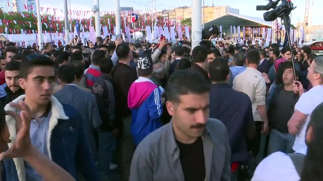 Cumhurbaşkanı Erdoğan, İstiklal'in simgesi olan Nostaljik Tramvayı'na bindi - İSTANBUL