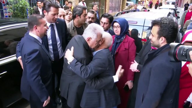 Binali Yıldırım'dan şehit ailesine ziyaret - İSTANBUL