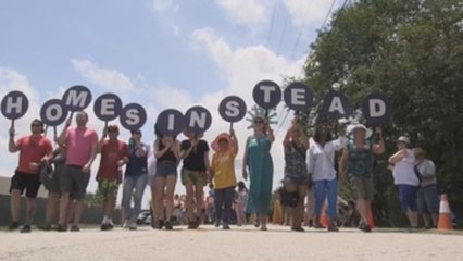 Télécharger la video: Activistas piden en EEUU el cierre del mayor albergue de menores indocumentados