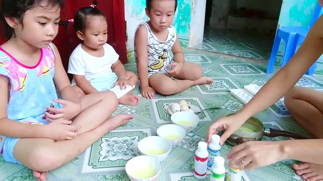 Jeu les Légumes, Les Couleurs Dans les Œufs de poule Pour Bébé – Bébé Beurre TÉLÉVISION – Faire d'algues dans les oeufs de poulet