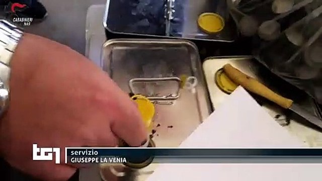 Frode milionaria in Puglia: olio di girasole spacciato per extra vergine di oliva, truffati ristoranti italiani e tedeschi