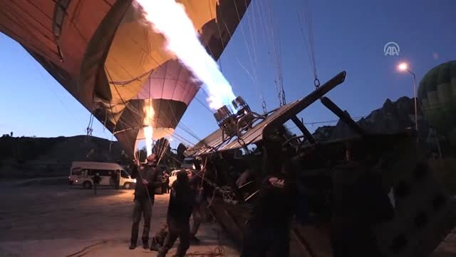 Jöak Timi Sıcak Hava Balonundan Atlayış Gerçekleştirdi