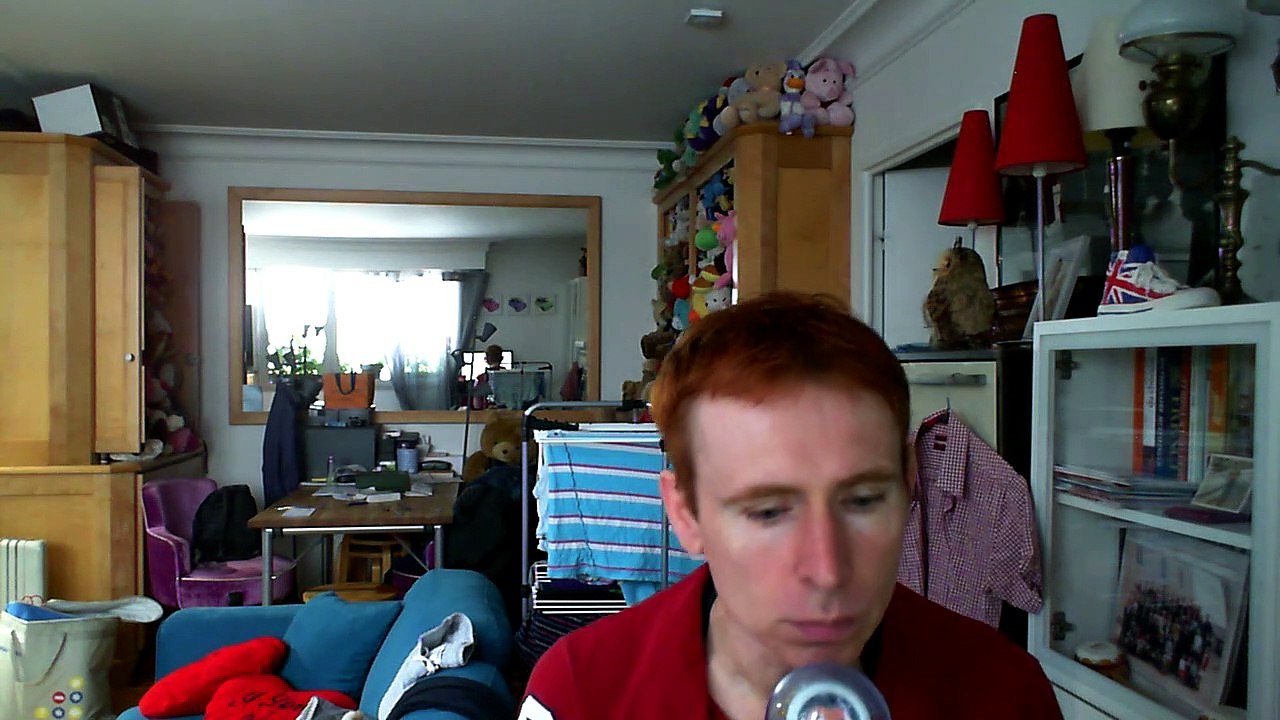 Wiwi égratigne "la petite boîte à musique" de Jean François & Margareth