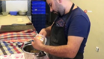 Sandıklı’nın geleneksel 'Haşhaşlı Tahinli' Ramazan pidesi