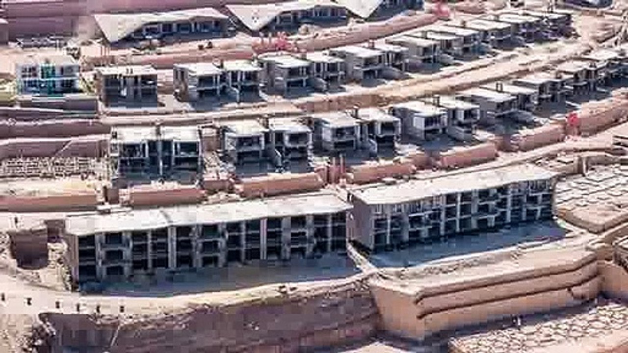 فى المونت جلالة العين السخنة شالية 120 متر اطلالة رائعة للبحر متشطب بالكامل