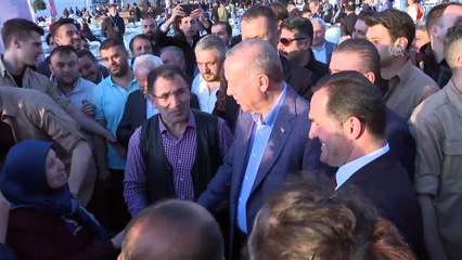 Cumhurbaşkanı Erdoğan Beyoğlu'nda nostaljik tramvaya bindi - İSTANBUL