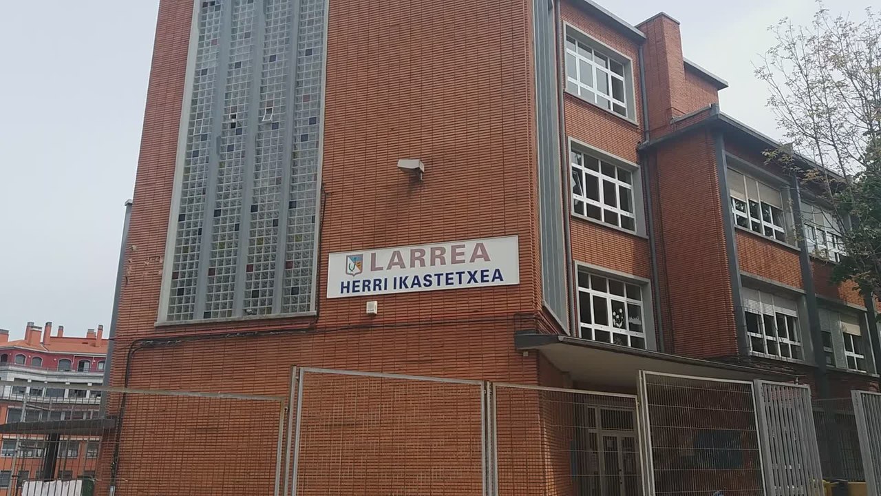 Tres personas heridas por arma blanca en un colegio  de Barakaldo