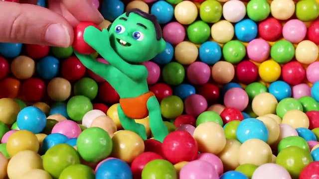 PLAYING INSIDE A GUMBALL MACHINE ❤ PLAY DOH CARTOONS FOR KIDS