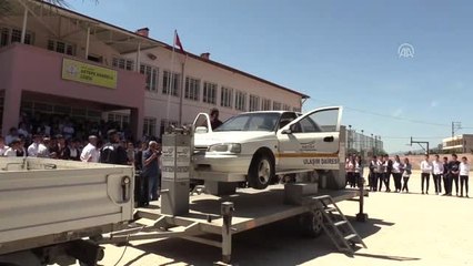 Hassa'da Simülasyonlu Emniyet Kemeri Eğitimi