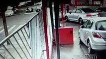 Vídeo mostra idosa sendo atropelada por carro no Centro