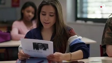 Eve craque en plein cours (Ep186)