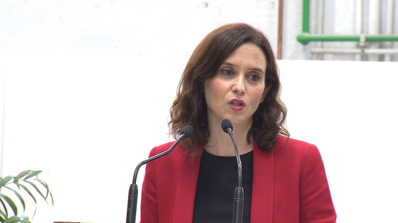 Ayuso promete tarifa plana para autónomas tras maternidad