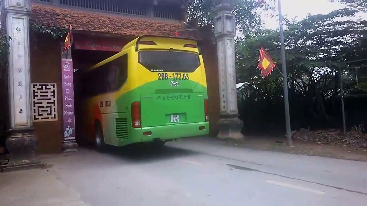 BOT làng cổ Đường Lâm, thu phí nhưng ko có văn bản thu, cán bộ nói do người dân tự nguyện