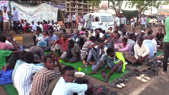 Reprise des pourparlers entre l'armée et les manifestants au Soudan