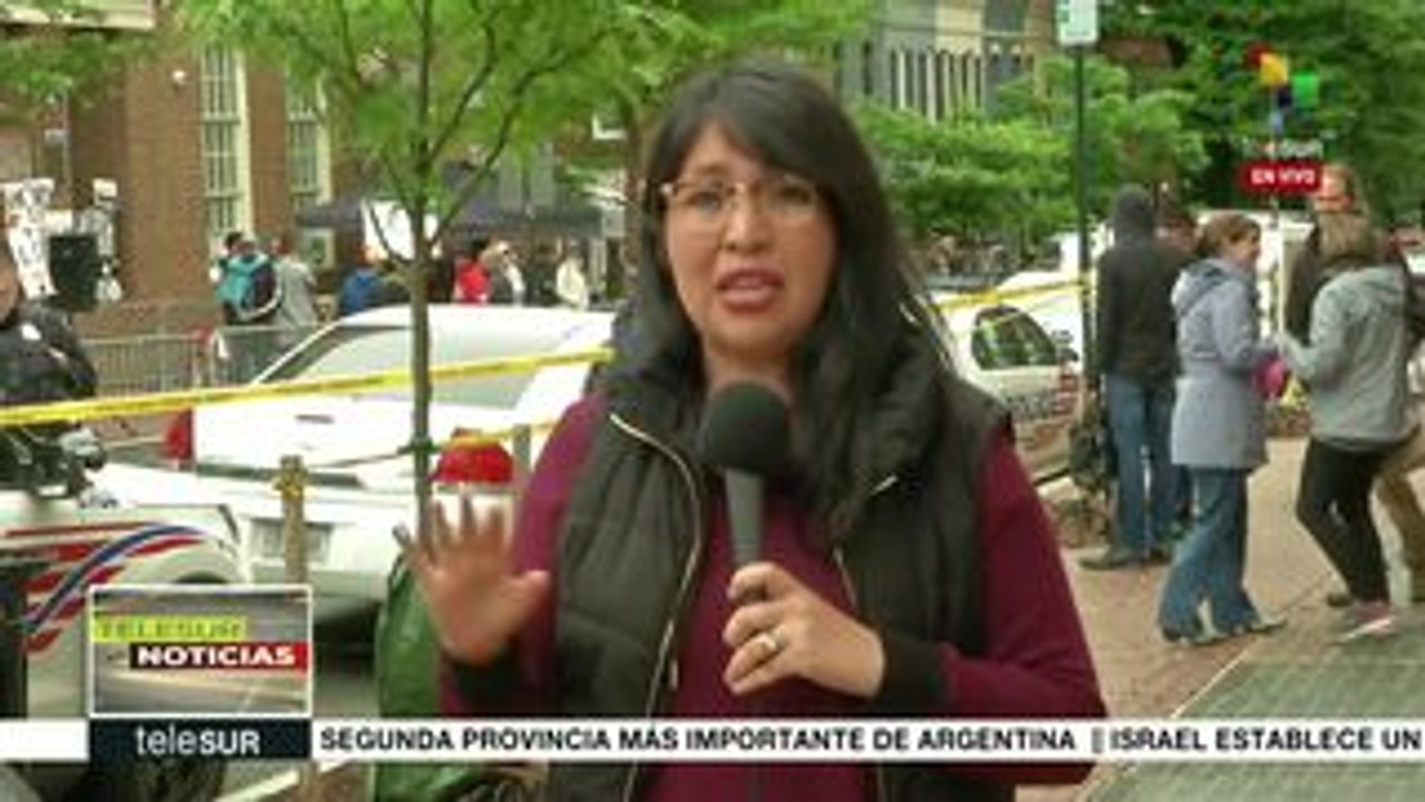 EE.UU.:policías impide que activistas lleven comida a embajada de Vzla