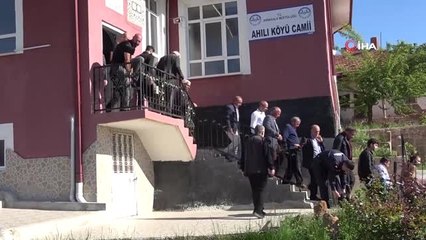 Yolun Karşısına Geçerken Otomobil Altında Can Veren Üniversiteli Genç Kız Toprağa Verildi