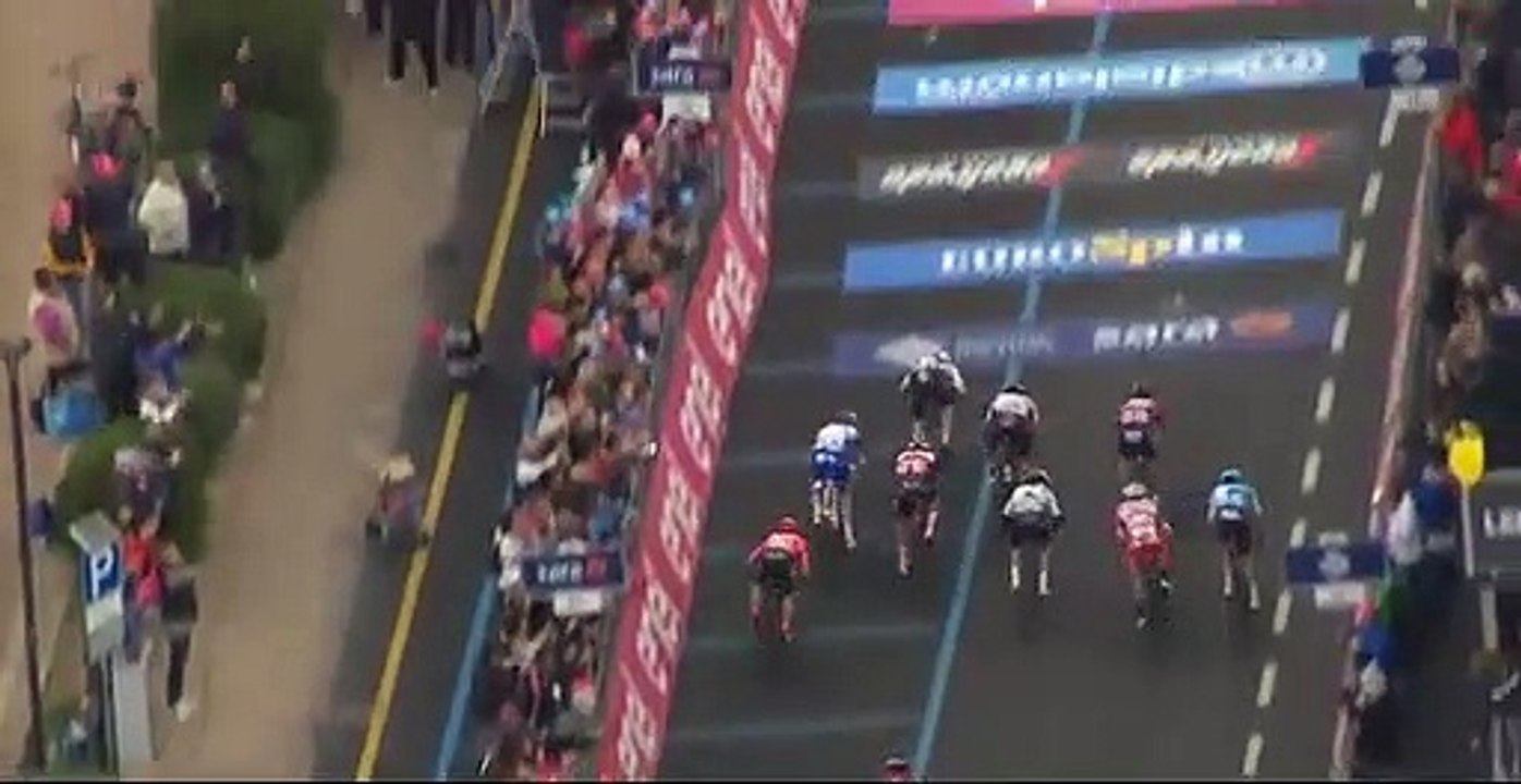 Cycling - Giro d'Italia - Viviani Relegated, Gaviria Wins Stage 3