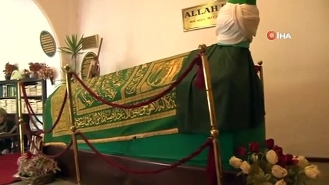 Evin İçinde Yer Alan Tezeren Dede Türbesi'ne Ramazan'da Yoğun İlgi