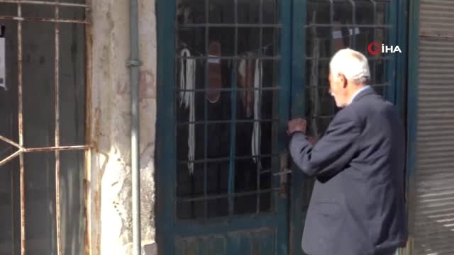 Yarım Asırdır Ekmeğini Ayakkabı Boyacılığından Çıkarıyor