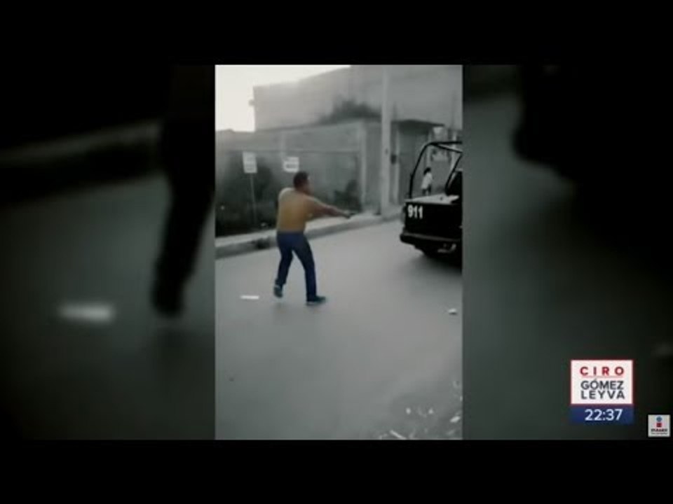 Roba pistola a policía para evitar detención de sus amigos | Noticias con Ciro Gómez Leyva