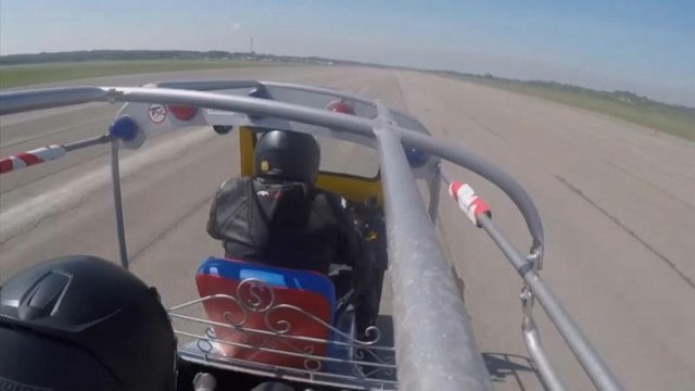 Рекорд скорости на тук-туку