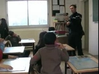 Le gendarme et les écoliers 2
