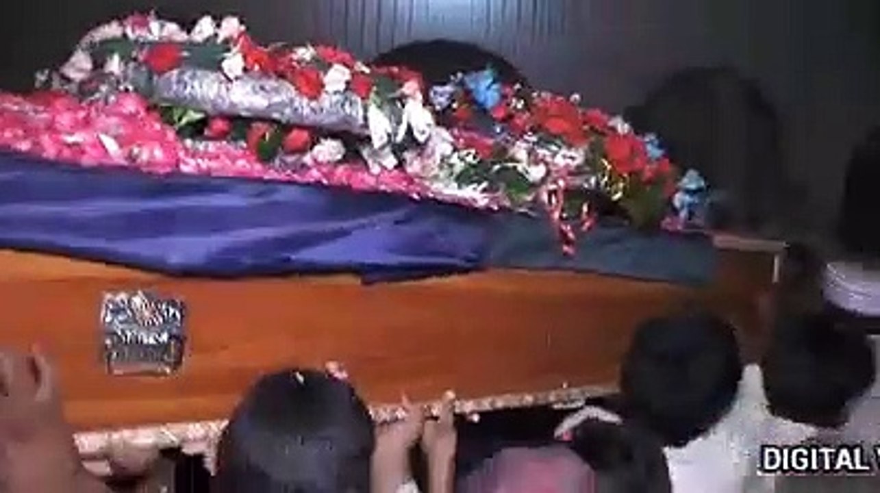 داتا دربار شھید ھونے والے محمد سھیل کی میت انکے آبائی گاؤں آنے کے بعد دل کو رلا دینے وال مناظر