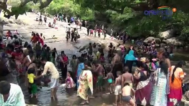 தேனி மாவட்டம் பெரியகுளம் அருகே கும்பக்கரை அருவிக்கு சுற்றுலா சென்ற கல்லூரி மாணவன் நீரில் முழ்கி பலி!-வீடியோ