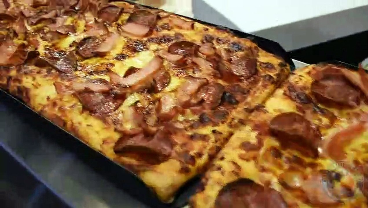 Arrivederci Pizza 1m Pizza Eating Challenge - RECORD BROKEN!